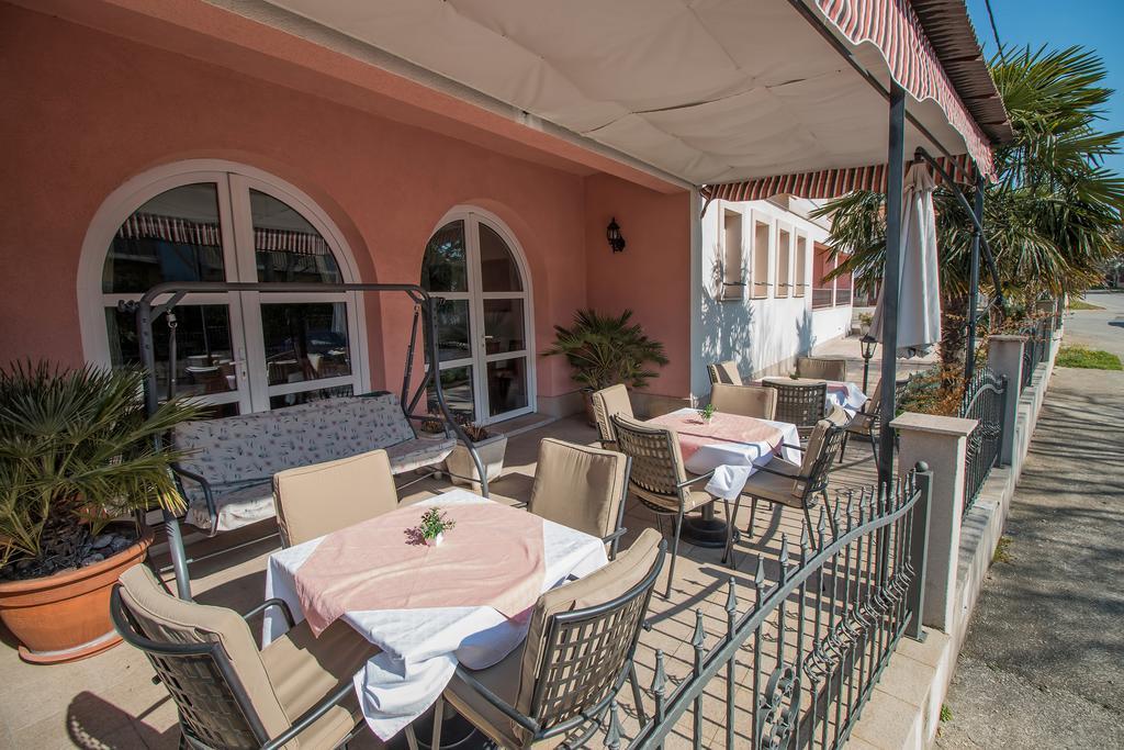 Hotel Hygge Biograd Na Moru Exterior foto