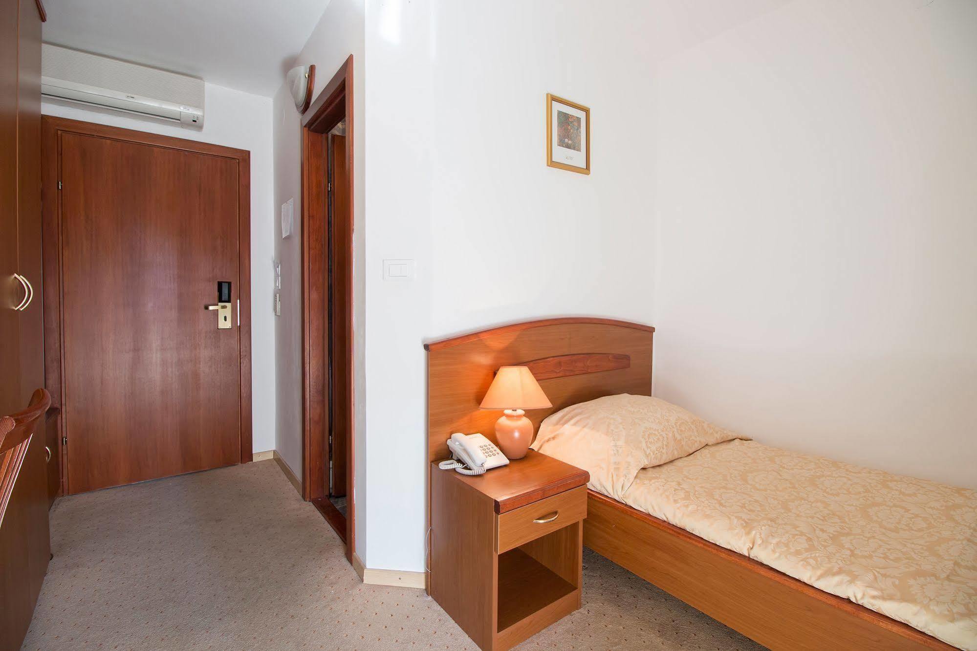 Hotel Hygge Biograd Na Moru Exterior foto