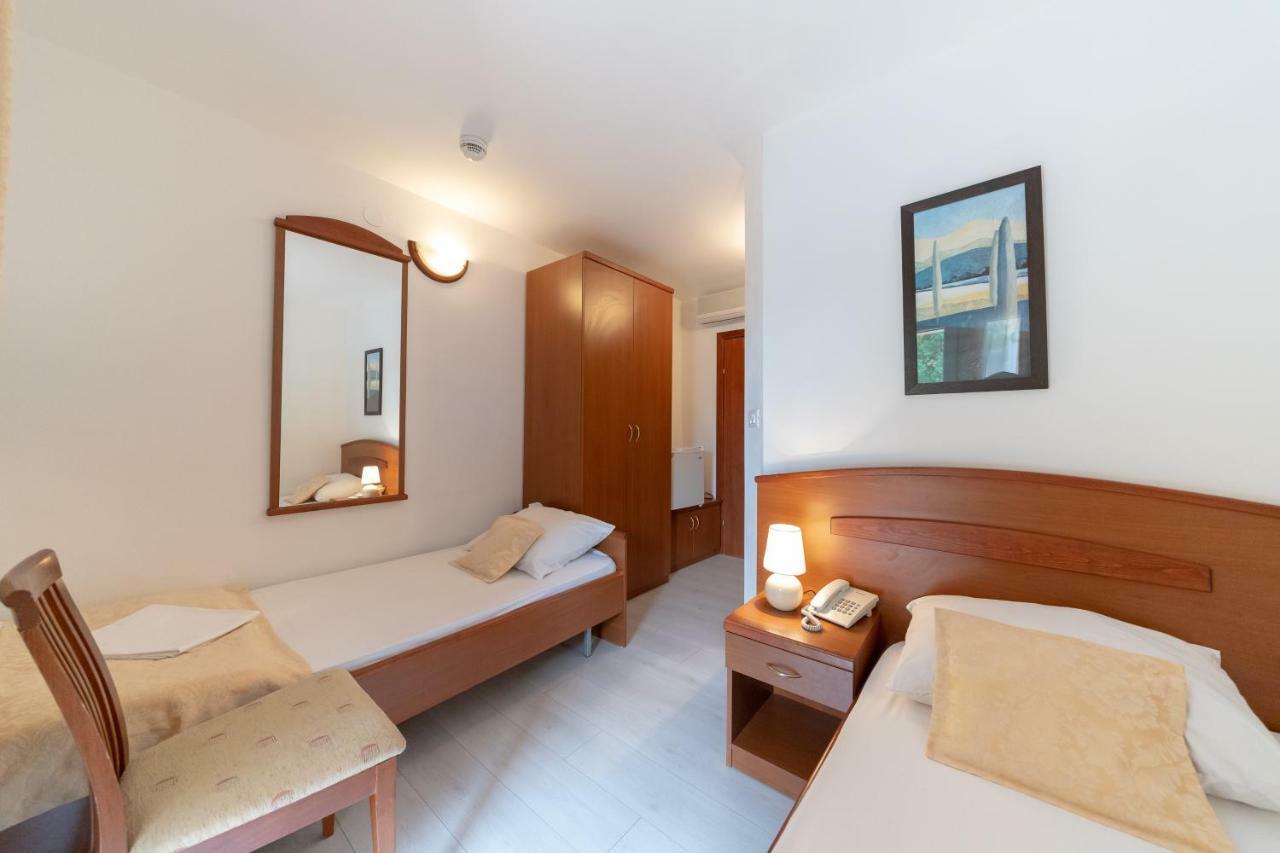 Hotel Hygge Biograd Na Moru Exterior foto