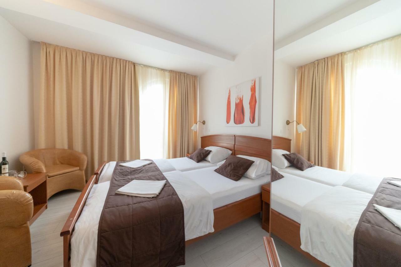 Hotel Hygge Biograd Na Moru Exterior foto